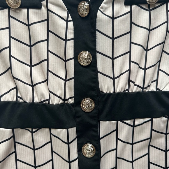Chic Black and White Patterned Dress - Picture 5 of 6